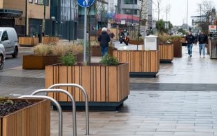 Steel_Timber_Public_Realm_Planters