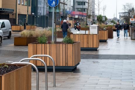 Steel_Timber_Streetscape_Planters
