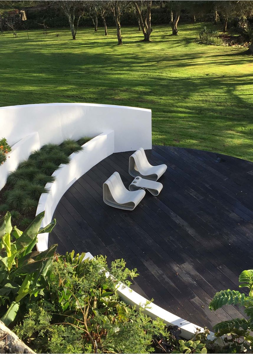 Loop chairs as sculpture