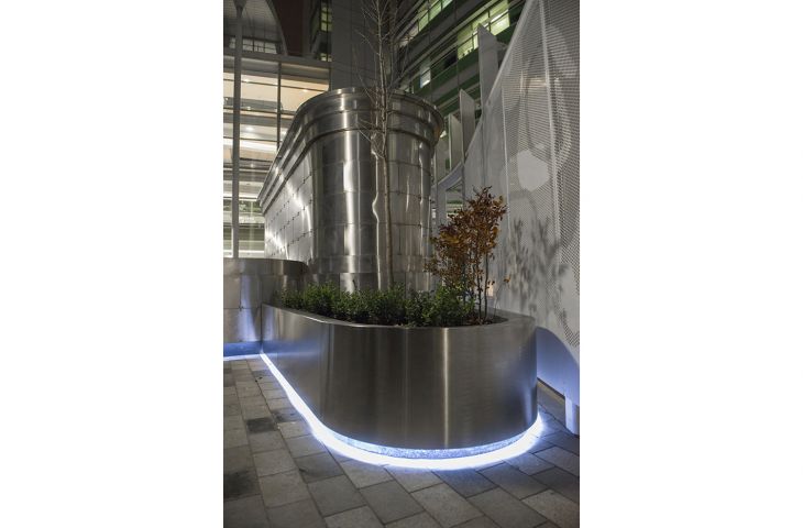 architectural_metalwork_extra_large_planters_LED_under_lighting