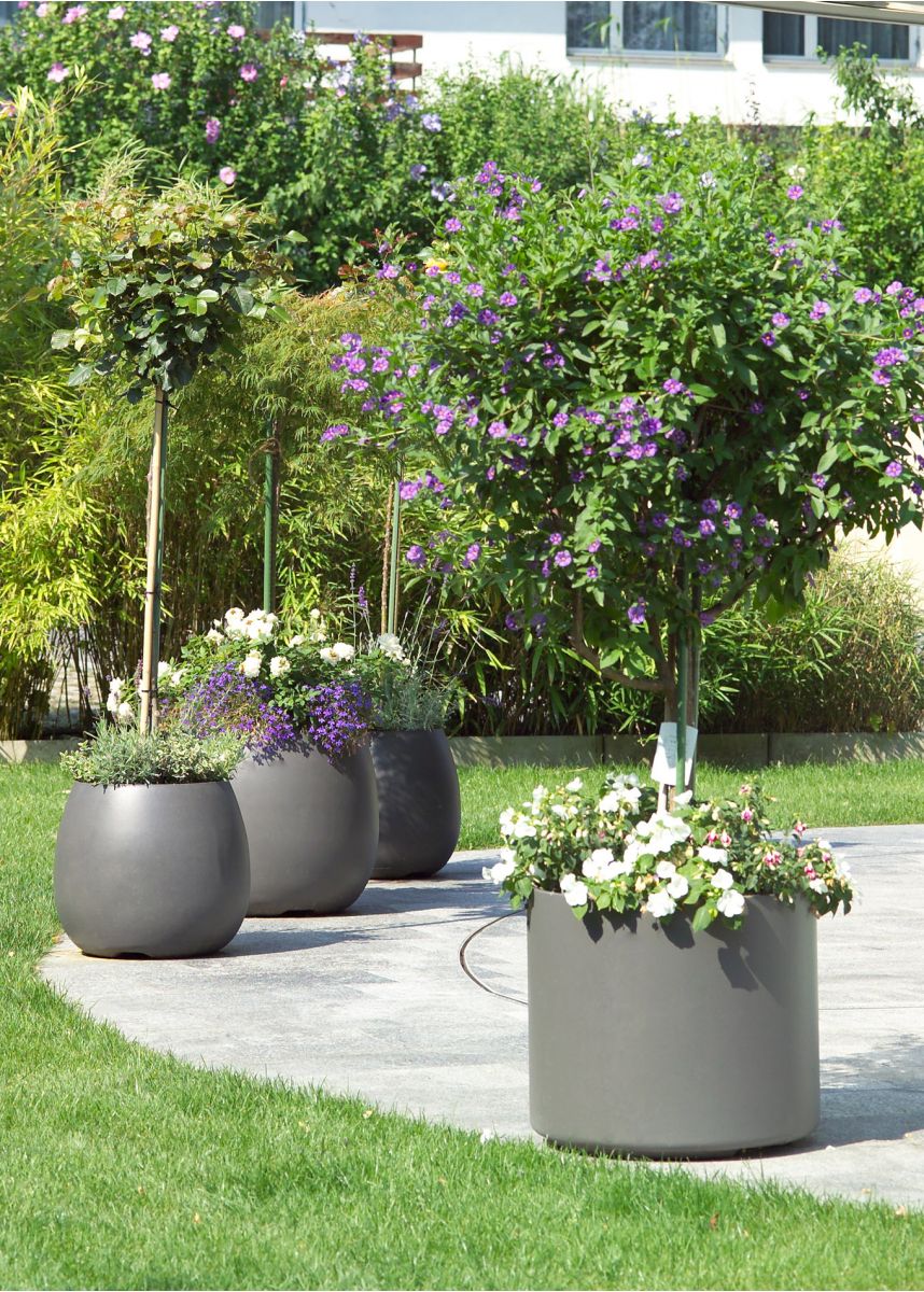 Lightweight round weatherproof plant pots