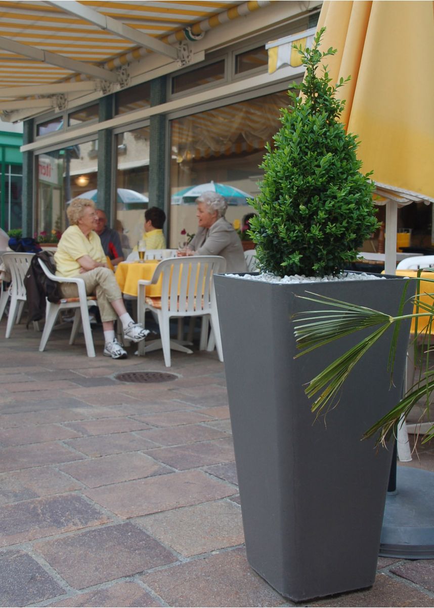FRC tapered square planters