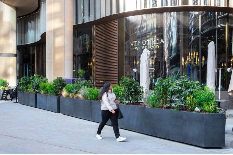 Outdoor perimeter planters for Bloomberg London