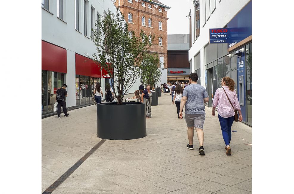 Aluminium planters for pavements and outdoor areas
