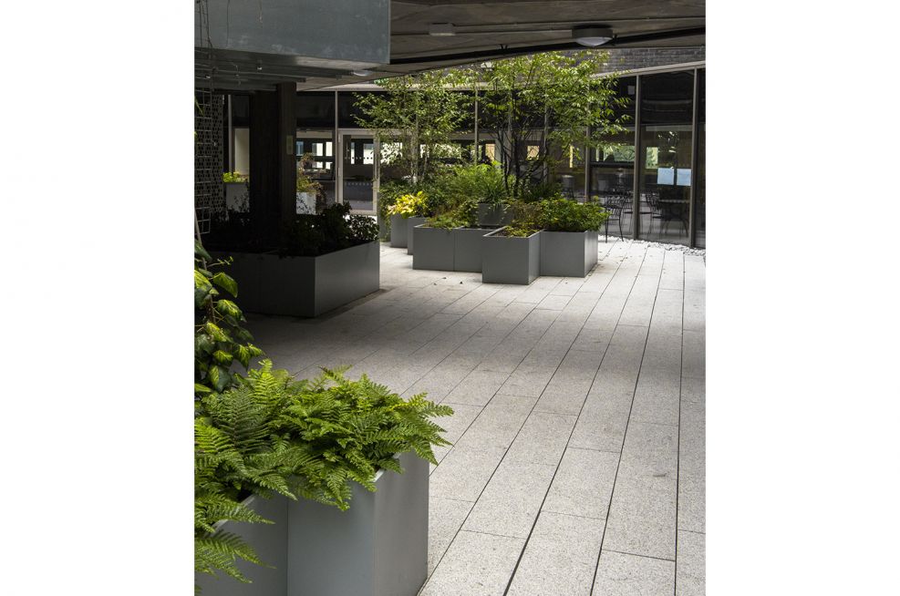 Quality steel pots and planters
