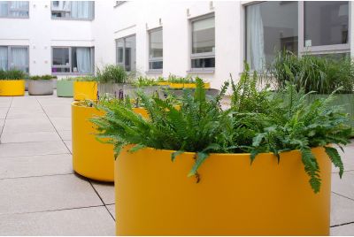 Custom-Coloured Delta 45 Round Planters