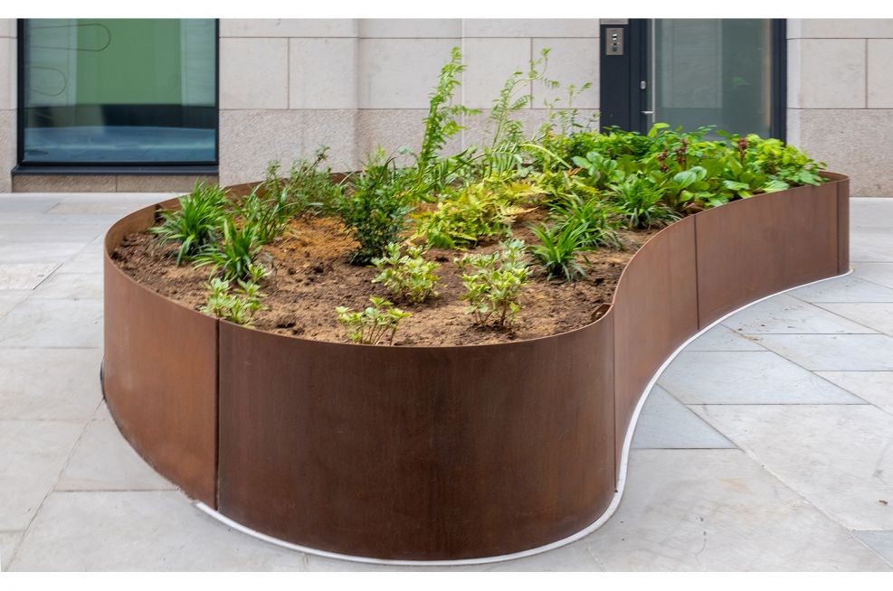 Perimeter planter for public spaces