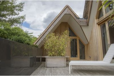 L Shaped Steel Planter For Privat Residence In The Cotswolds