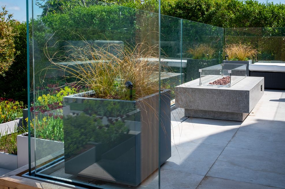 Modern terrace steel planter