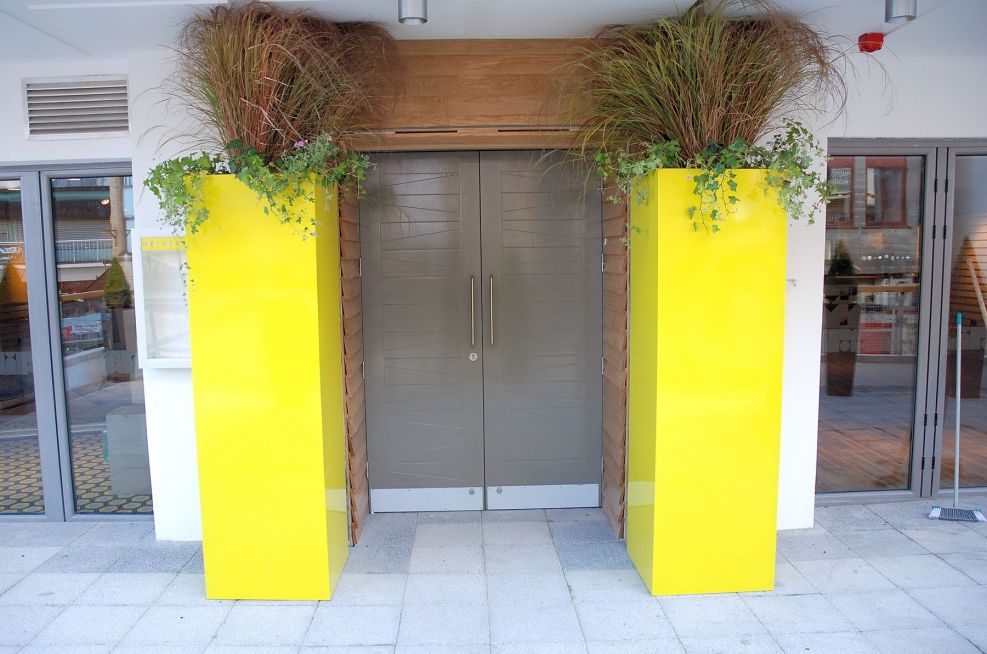 Gloss Finish Powder Coated Pantone 605 Planters