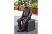 Big Tom McBride bronze statue