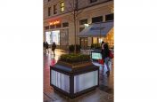 Illuminated planters with no power access