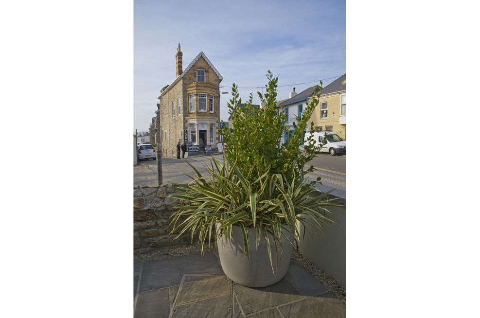 Kyoto 90 Planter In Natural Grey