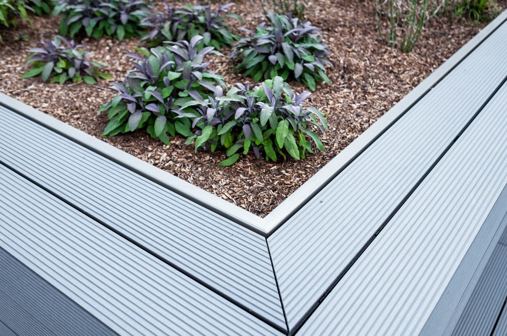 Structural steel planters for roof garden