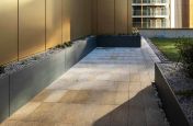 Custom perimeter planter for residential development