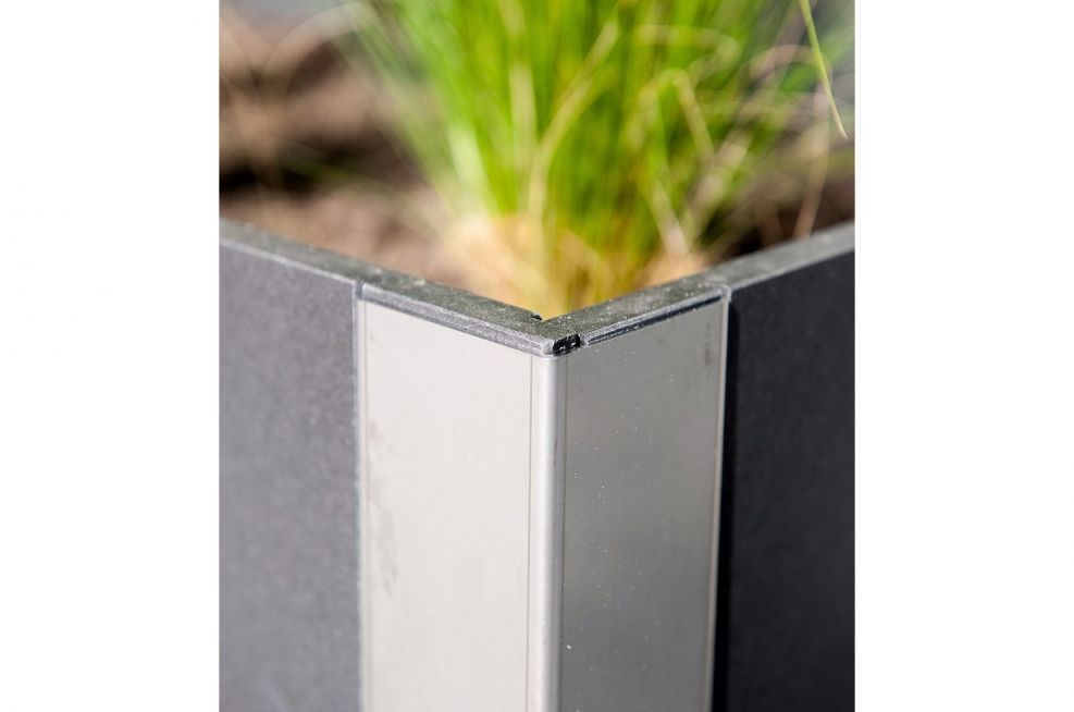 Stainless Steel Frame On Delta Carat Planters