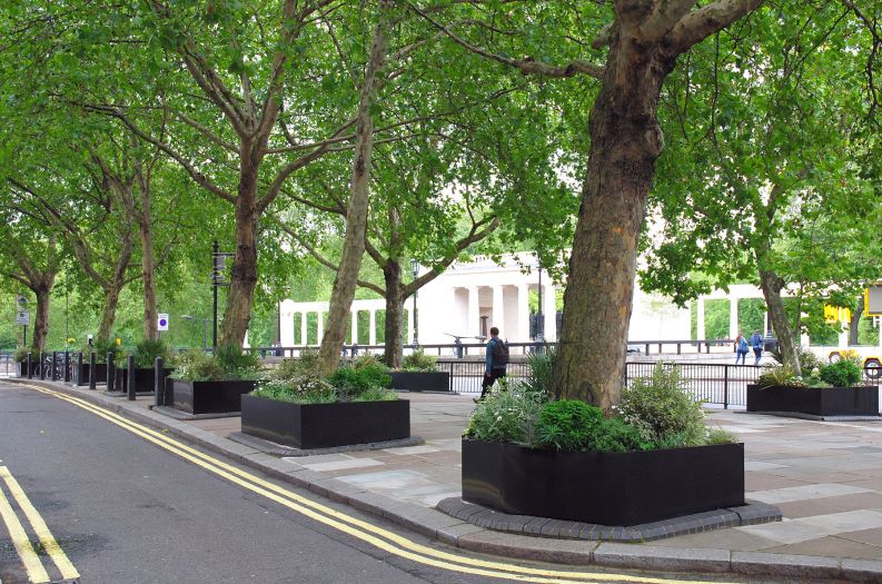 Bespoke steel street planters at the Intercontinental Hotel, Park Lane, London